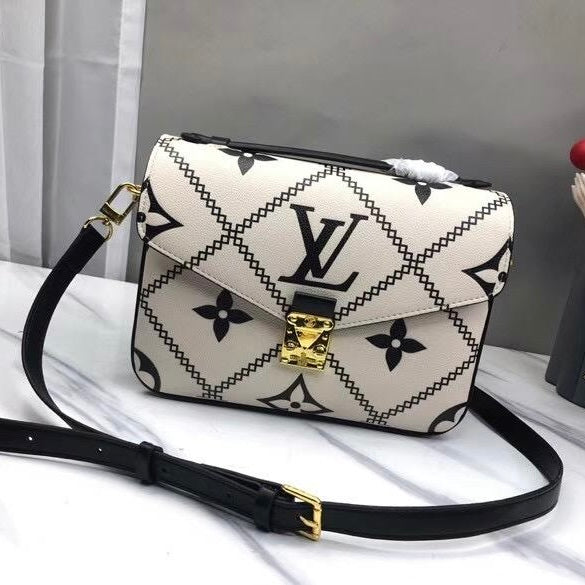 Louis Vuitton Pochette Métis Bag