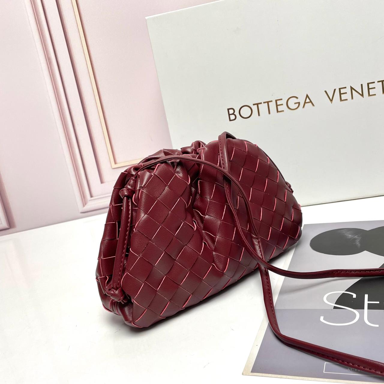 Bottega Pouch Intrecciato small Bag