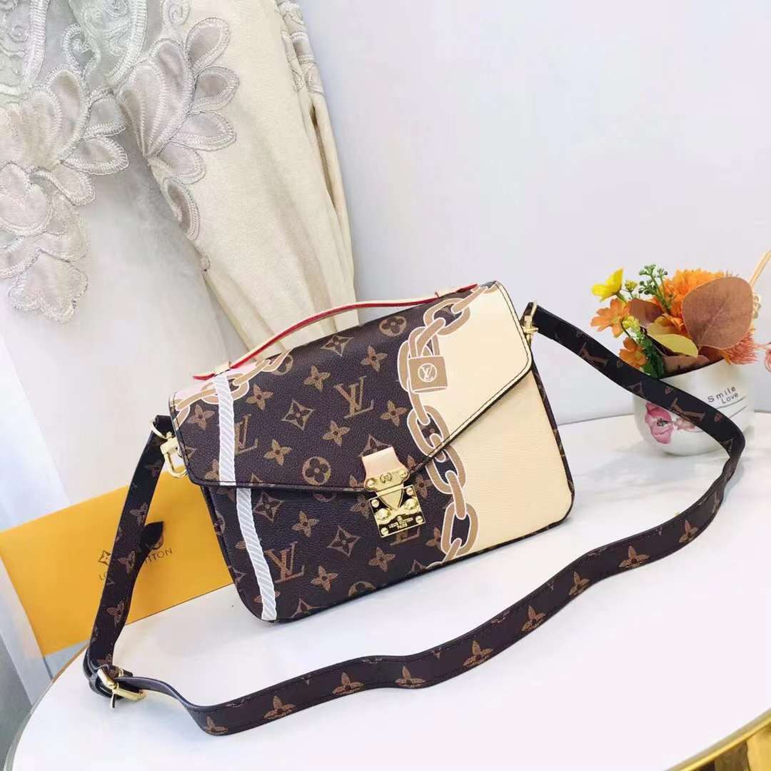 Louis Vuitton Pochette Métis Bag