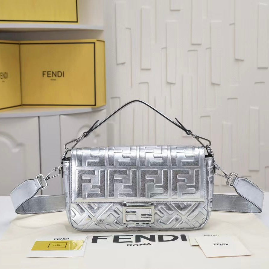 Fendi Baguette continental Bag