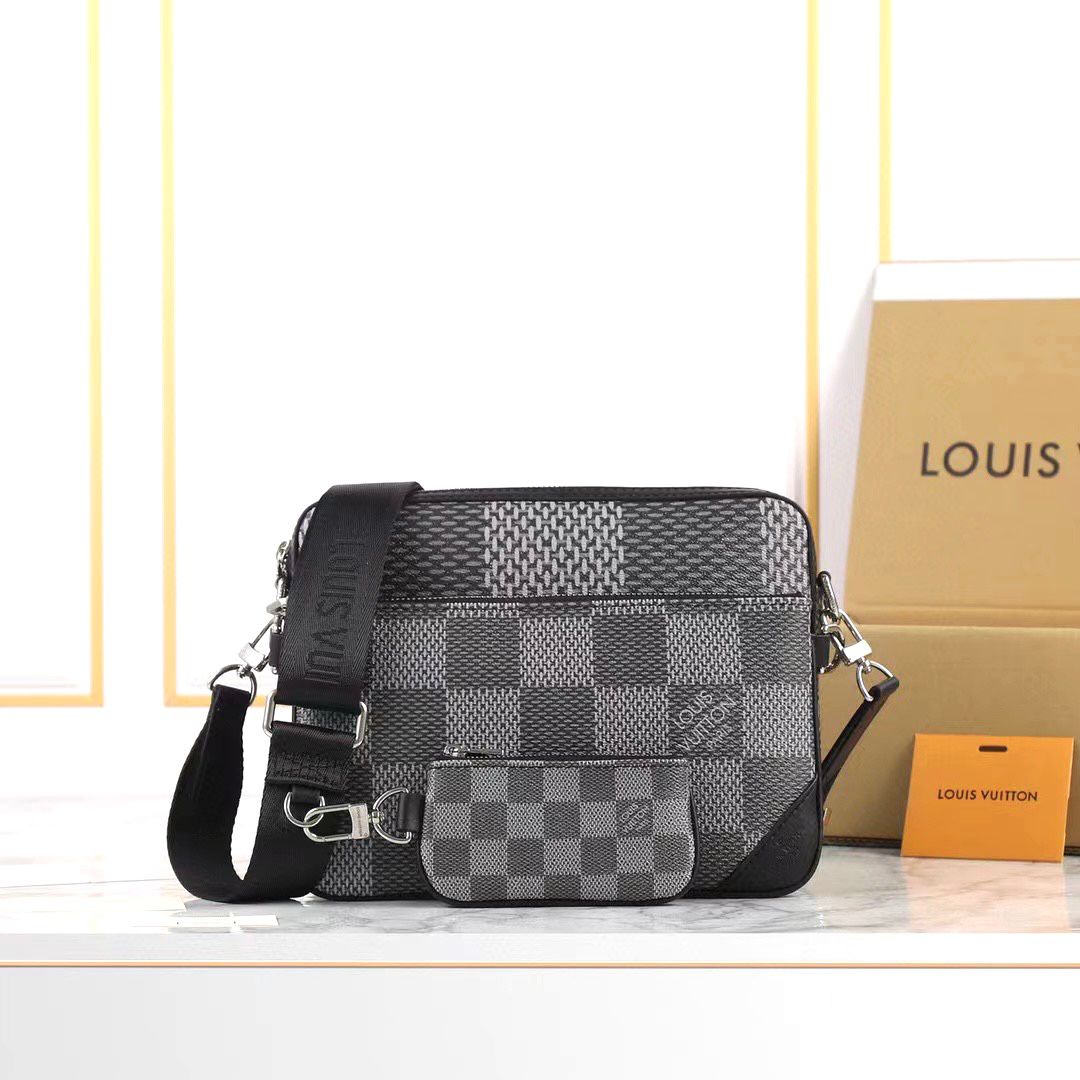 Louis Vuitton trio Messenger Bag